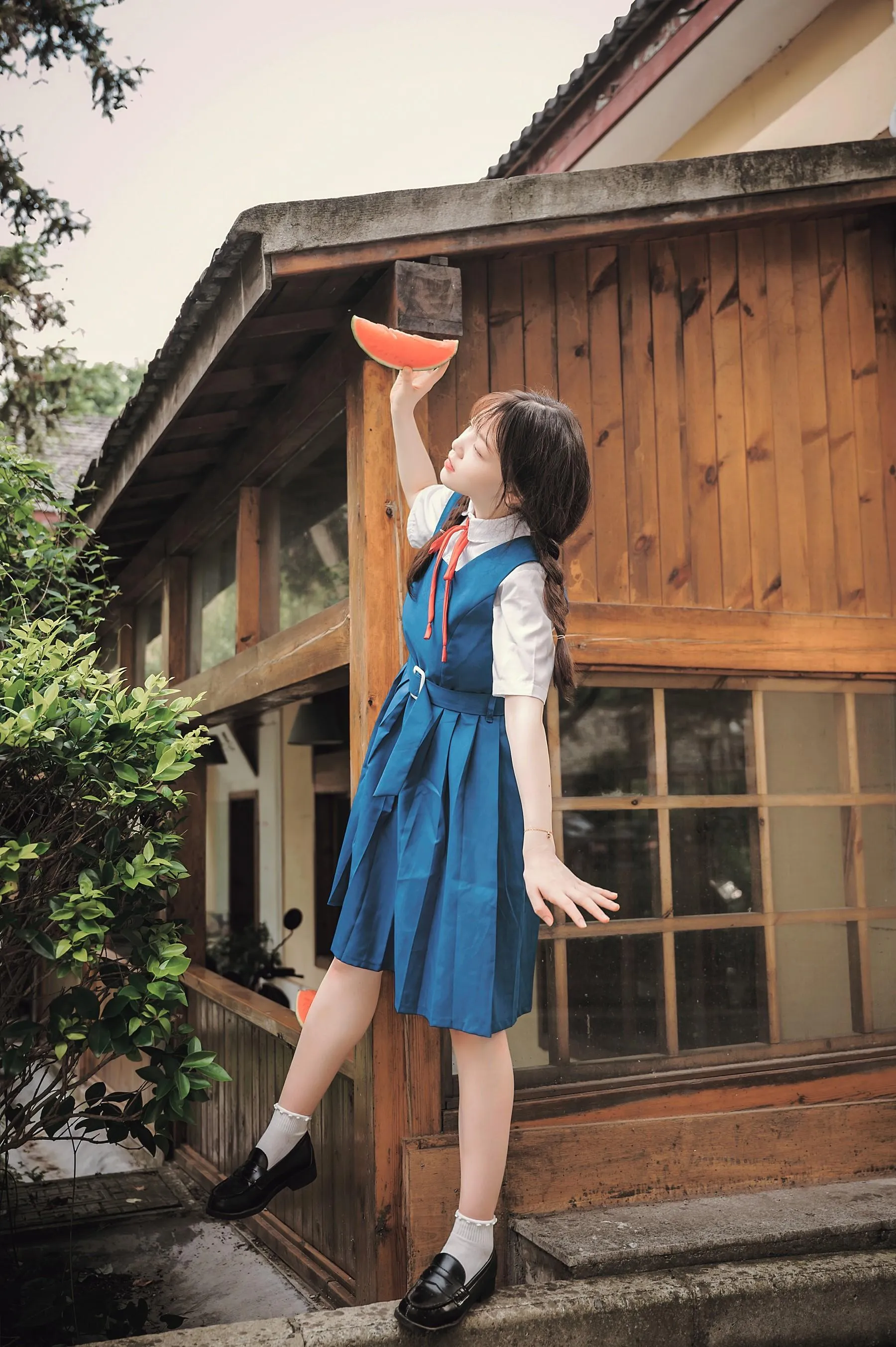 [YITUYU艺图语]2022.08.28 有西瓜的夏天 奶小白是金鱼 [29P]插图3